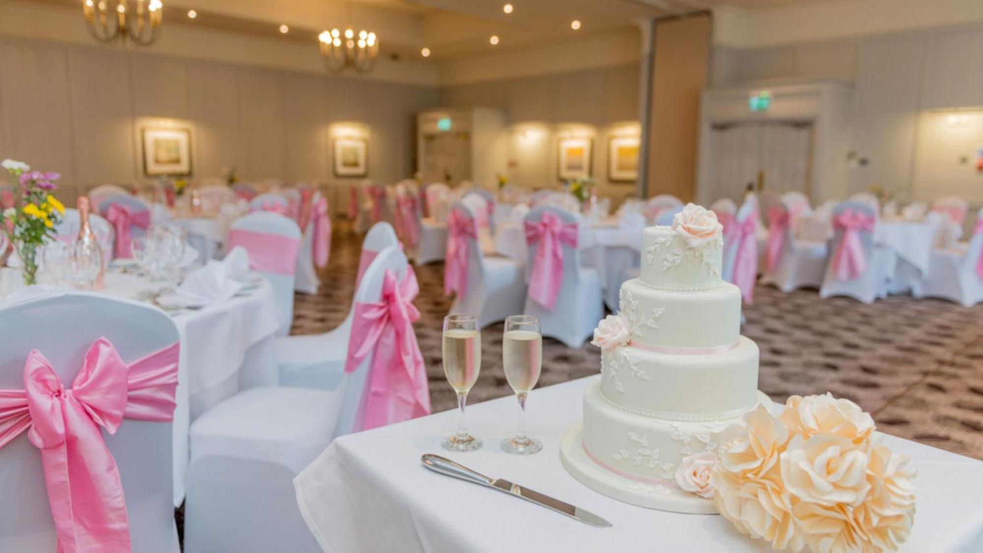 Holiday Inn Milton Keynes East M1 Junc 14 By Ihg Buitenkant foto