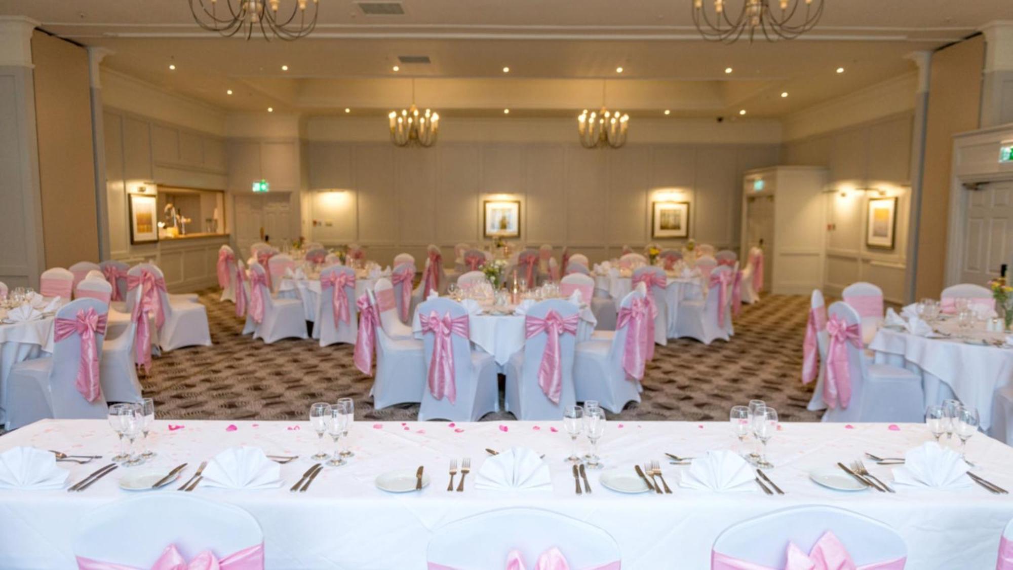 Holiday Inn Milton Keynes East M1 Junc 14 By Ihg Buitenkant foto